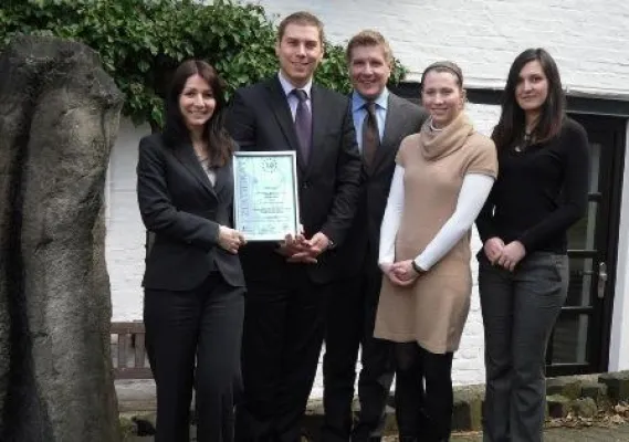 Bild: Die Fuchs & Consorten GmbH feiert den 1. Geburtstag und die Zertifizierung