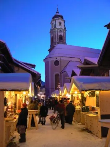 Christkindlmarkt in Mittenwald Bild: Christkindlmarkt in Mittenwald