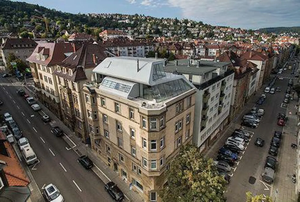 [Foto:Tomislav Vukosav] Dachaufstockung im Stuttgarter Lehenviertel, realisiert von Architekt Floria