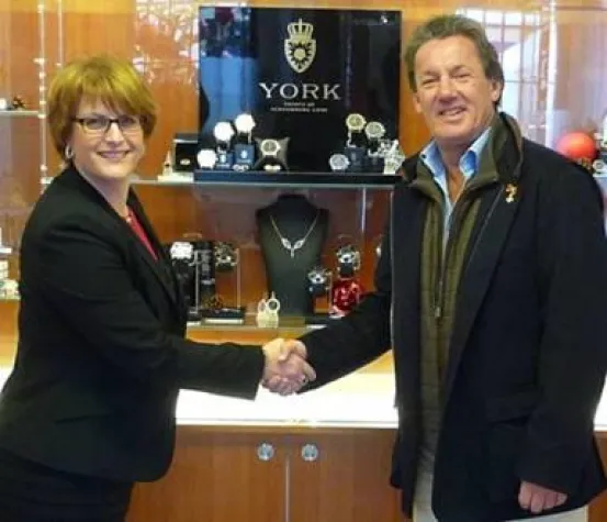 Bild: YORK adelt Juwelier Birnbaum im Schweizer Engelberg