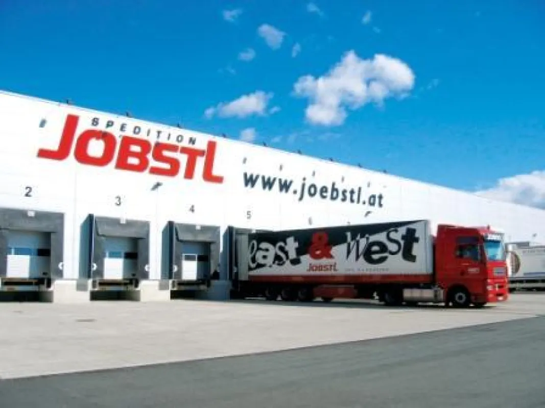 Beim Logistikdienstleister Jöbstl bereits im Einsatz: Routinglösung map&guide iNETServer.