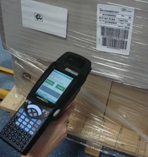 Smart RFID – ein einfaches System zum Beschreiben von RFID – Labels in der Handelslogistik von GERA-IDENT Bild: Smart RFID – ein einfaches System zum Beschreiben von RFID – Labels in der Handelslogistik von GERA-IDENT