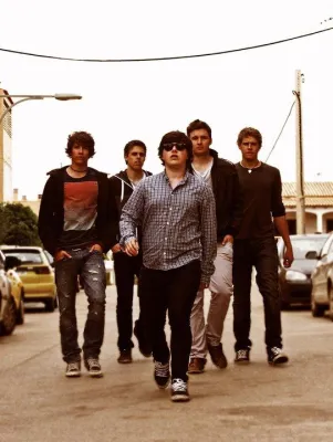 Bild: PLUSPUNKT stehen "FELSENFEST" im Leben...