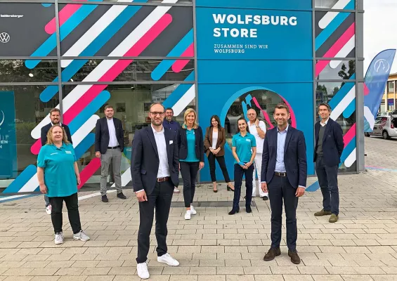 Bild: Offizielle Eröffnung des Wolfsburg Stores