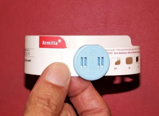 Bild: Der Clip für mehr Sicherheit - Armilla Patientenarmband jetzt mit Clip-Verschluss und neuem Mono-Soft-Material