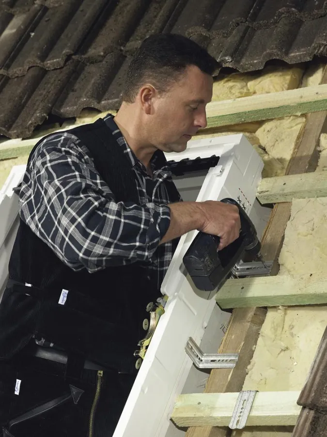 Schäden am Haus sind immer ärgerlich – besonders dann, wenn der Vermieter nicht schnell genug für die Beseitigung sorgt FOTO: VELUX / Immowelt.de