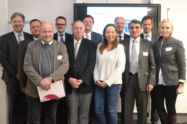 Bild: ,Study & Work': Unternehmer unterstützen Studium von Flüchtlingen an Management-Hochschule