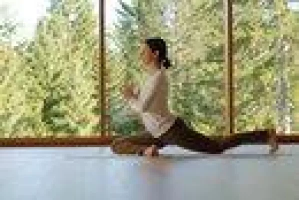 Bild: Verbundenheit mit der Natur hautnah erleben: Yoga im Kranzbach
