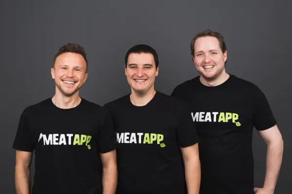 Bild: Drei Schulfreunde aus Hessen gründen ersten Online-Metzgermarktplatz mit Fokus auf bäuerlicher Tierhaltung.
