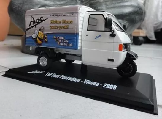 Bild: APE-Marketing: Fahrzeug-Modell - 'APE TM Tour Pontedera Vienna 2009'