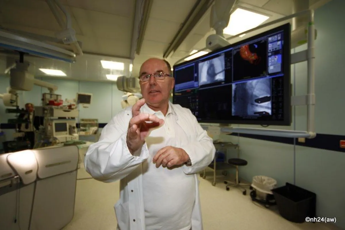 Dr. Graff im neuen Hybrid-OP des HKZ-Rotenburg