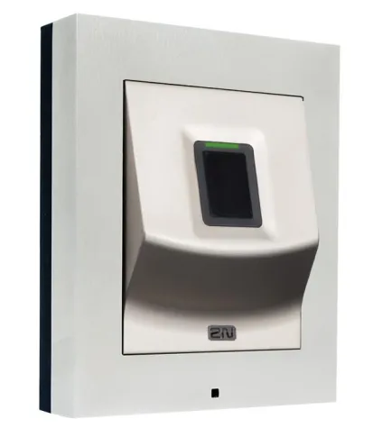 Bild: 2N® Access Unit und 2N® EntryCom IP Verso mit Fingerprint