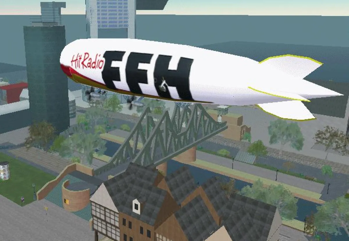 Der HIT RADIO FFH Zeppelin über der virtuellen Mainmetropole