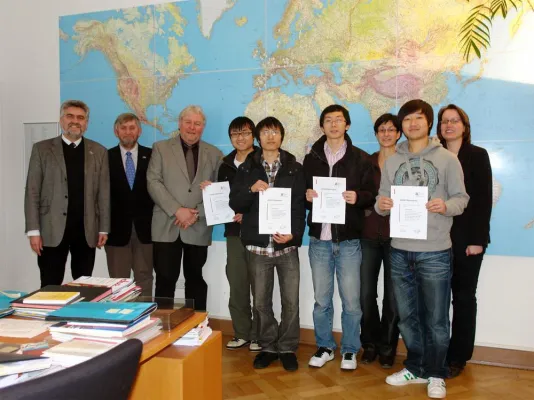 Bild: Stipendien für hervorragende Studienleistungen chinesischer Austauschstudenten