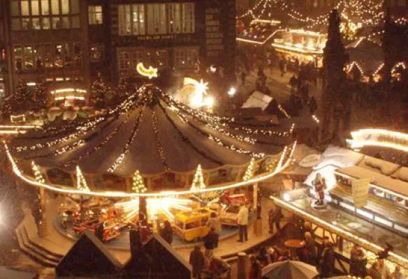 Bild: Großes WeihnachtsSingen auf dem Bremer Marktplatz am 16. Dezember 2011