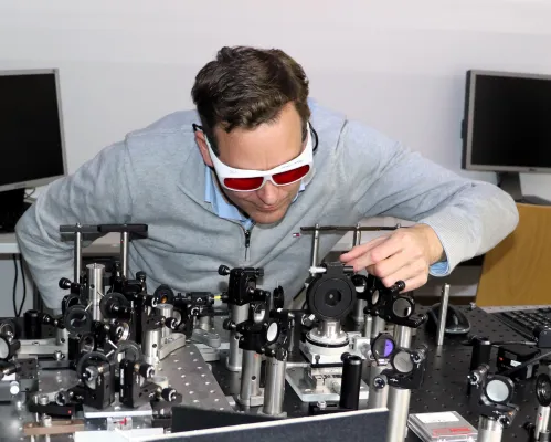 Forschen an den Schlüsseltechnologien von morgen Bild: Forschen an den Schlüsseltechnologien von morgen