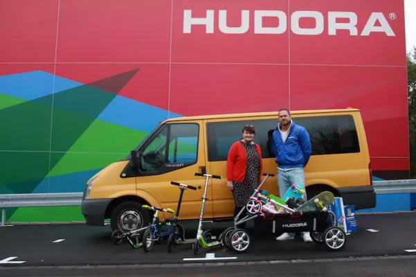 Bild: HUDORA spendet der Diakonie Wuppertal