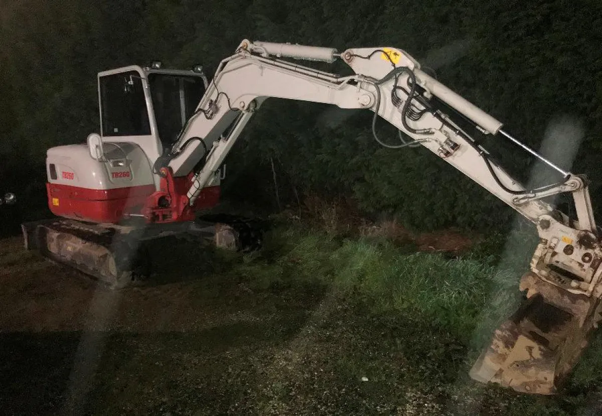 Gestohlener Bagger dank SpotGuard nach wenigen Stunden nachts in Holland sichergestellt