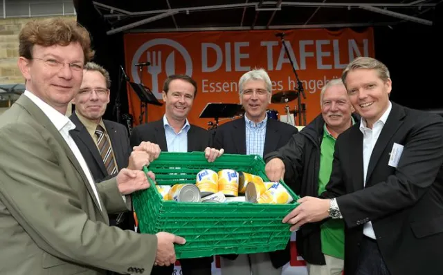 Bild: Über 20.000 umweltfreundliche Mehrwegbehälter und Sponsoring von 20 Kühlfahrzeugen begeistern die Tafeln