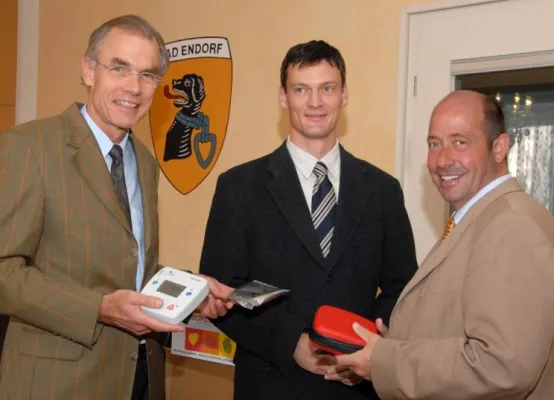 Bild: Defibrillator für Herzsportgruppe in Bad Endorf