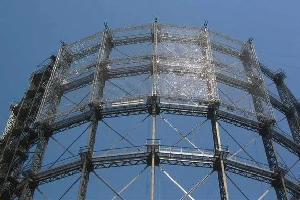 Hessische Firma satis&fy AG Deutschland installiert Europas größten LED-Nightscreen am Gasometer in Berlin Bild: Hessische Firma satis&fy AG Deutschland installiert Europas größten LED-Nightscreen am Gasometer in Berlin
