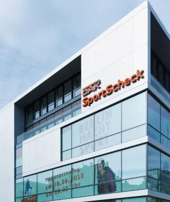 Bild: Schloßstraße 20, Berlin – SportScheck eröffnet die 16. Filiale