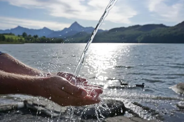 Bild: Ölziehen, Kneippen und Fasten