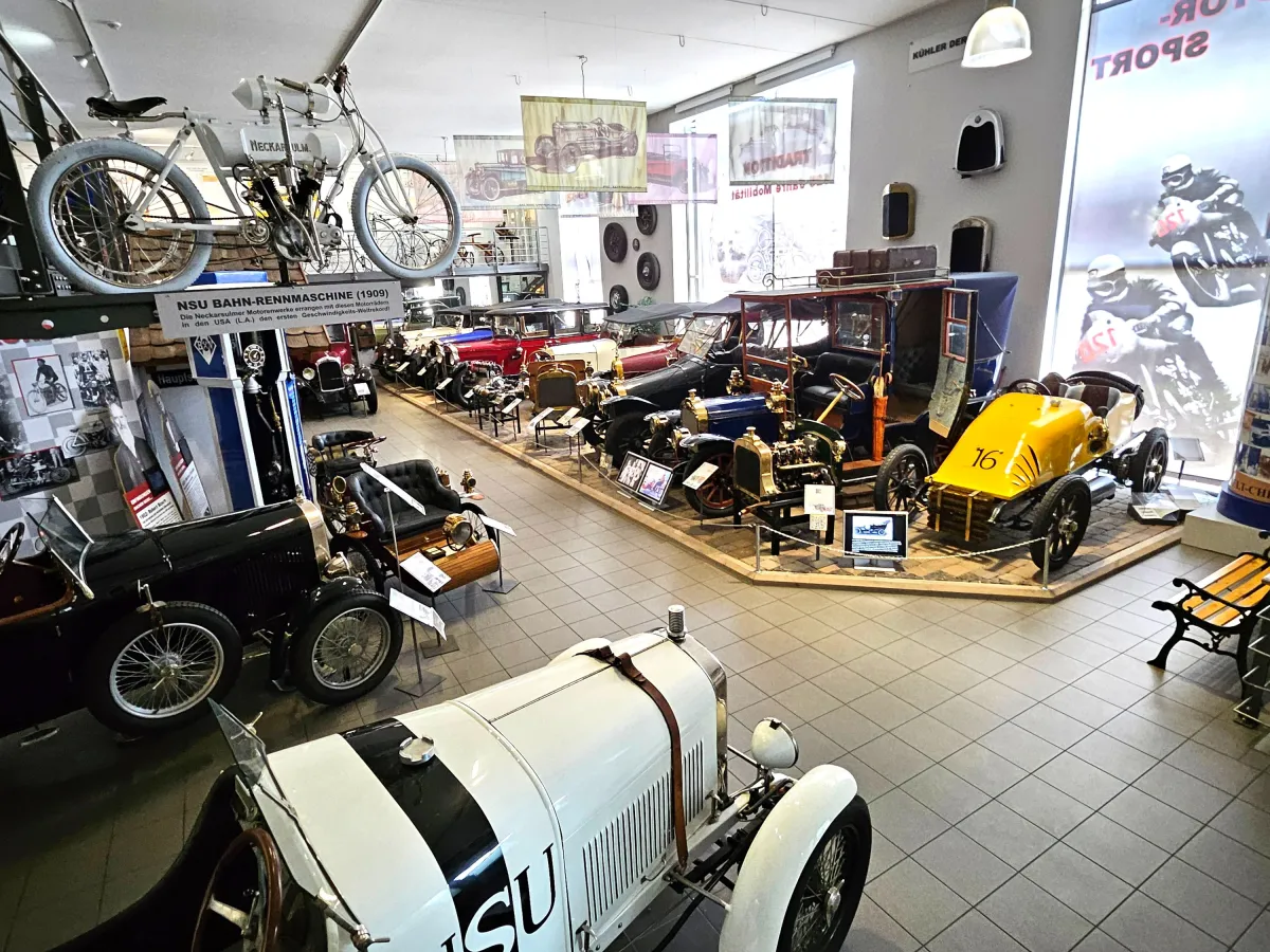 Vorkriegsausstellung des weltgrößten NSU-Museums der Altlussheimer AUTOVISION. (© cs, Museum Autovision)