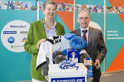 Bild: STAEDTLER wird Spenderunternehmen bei innatura