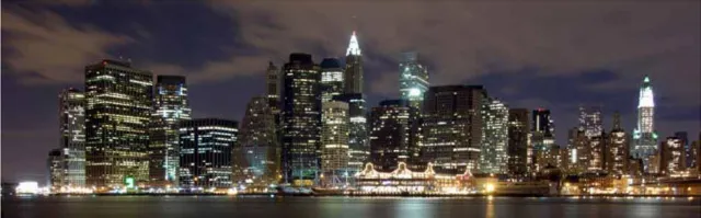 Bild: Silvesterparty vor grandioser Kulisse - An Bord des New York Water Taxis ins neue Jahr feiern