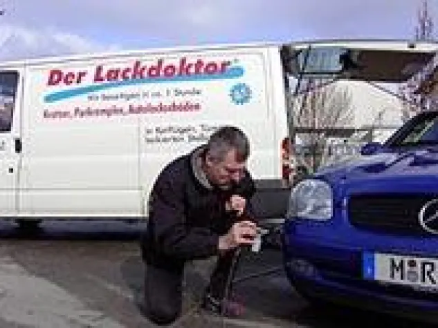 Bild: Rauchen ja – Geruchsrückstände im Auto nein