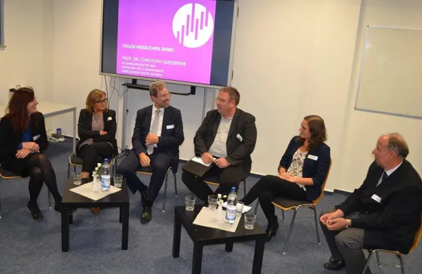 Bild: IT Forum Rhein-Neckar tagt bei HdWM - Lebhafter Dialog zwischen Professoren, Unternehmen und Studierenden
