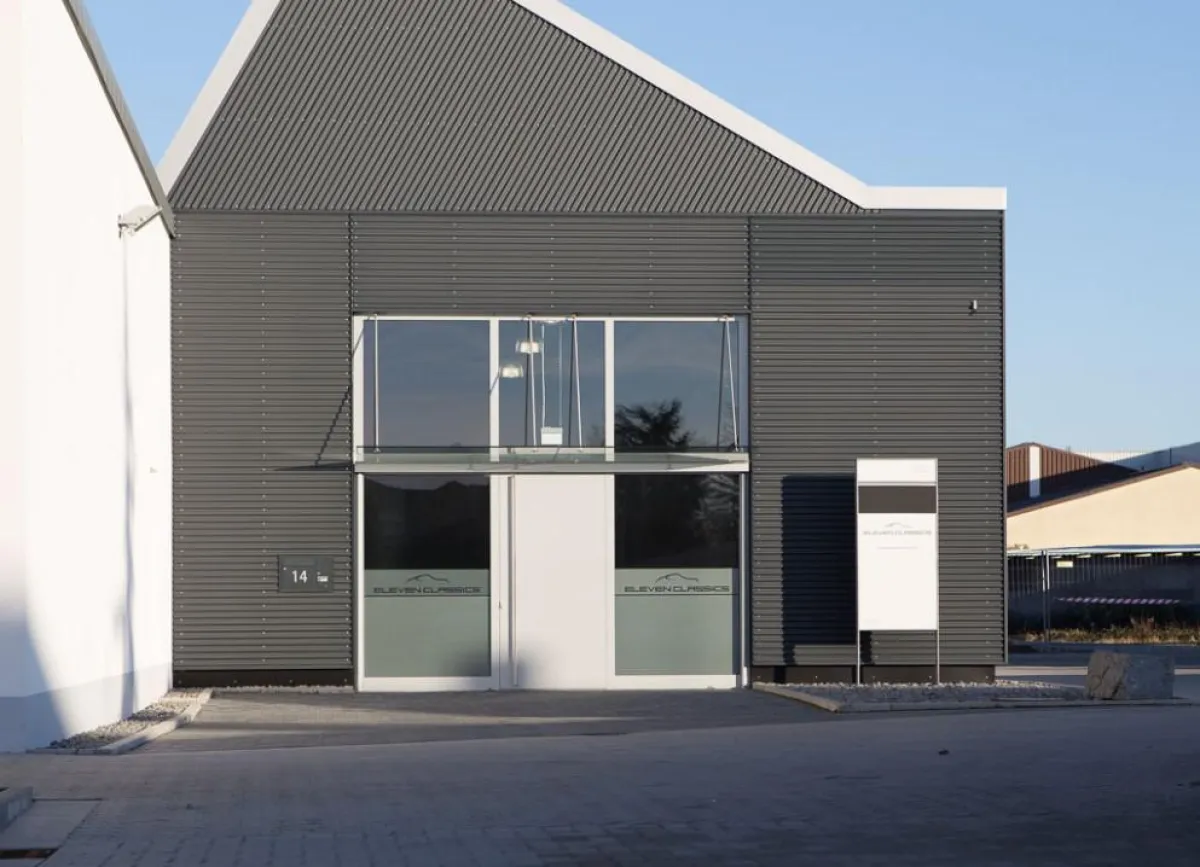 Eingang Elevenclassics Showroom in Speyer