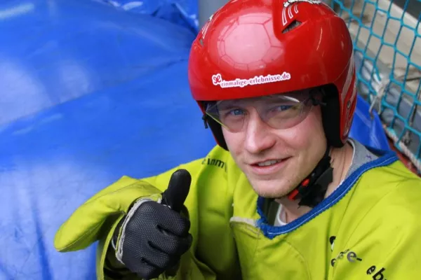 Bild: Maik Franz fliegt für eine gute Sache – einmaliges Erlebnis Bodyflying nach Charity-Auktion