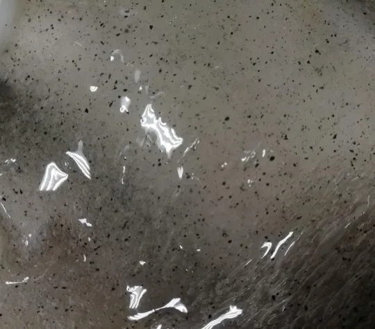 Bild: Lösung gegen schwarze Punkte beim Kunststoffspritzguss