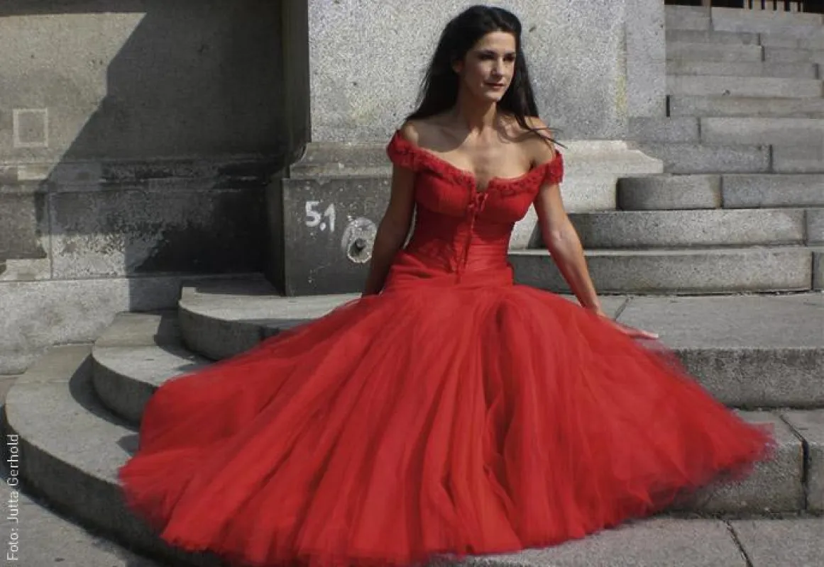 Mariella Ahrens im Buhlschafts-Kleid von Amato Haute Couture, Dubai