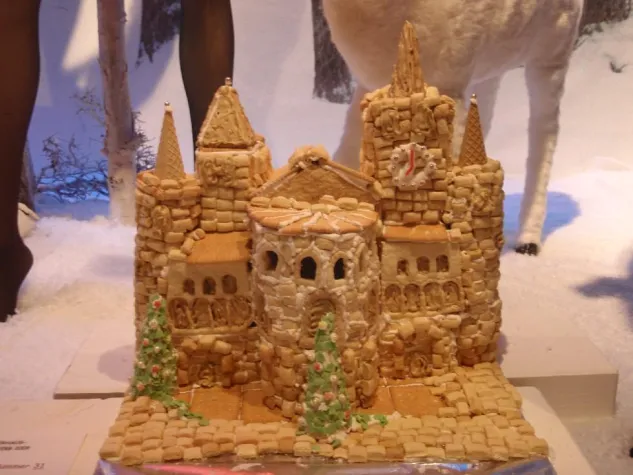 Märchenhaftes Trier: Frau Holle erobert die Innenstadt Bild: Märchenhaftes Trier: Frau Holle erobert die Innenstadt