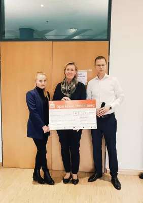 Bild: Weihnachtstombola: FALK und MELCHERS spenden 3.000 Euro für Deutsche Leukämie-Forschungshilfe