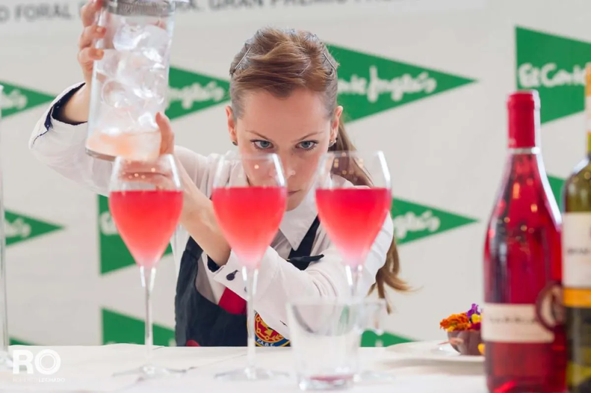 Lagrima Rosada, die Träne in Rosa von Raquel Millo