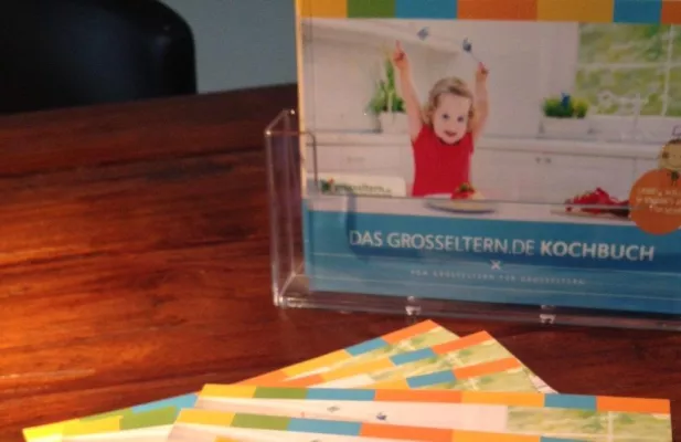 Bild: Großeltern-Kochbuch von grosseltern.de