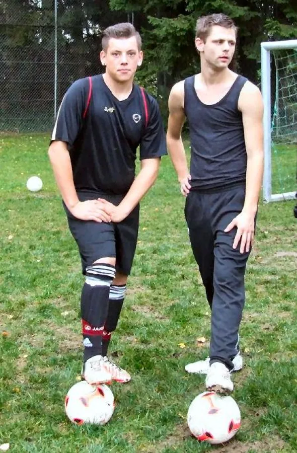 Florian Schuhmacher (links) und Marcus Stehle gehören zur Deutschen Fußballnationalmannschaft.