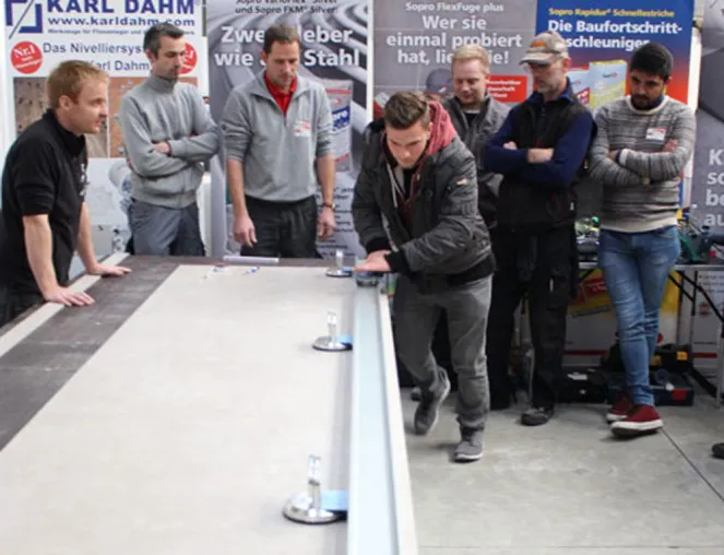 Bild: Kleines Seminar ganz groß: das Großformat Seminar bei Firma Karl Dahm