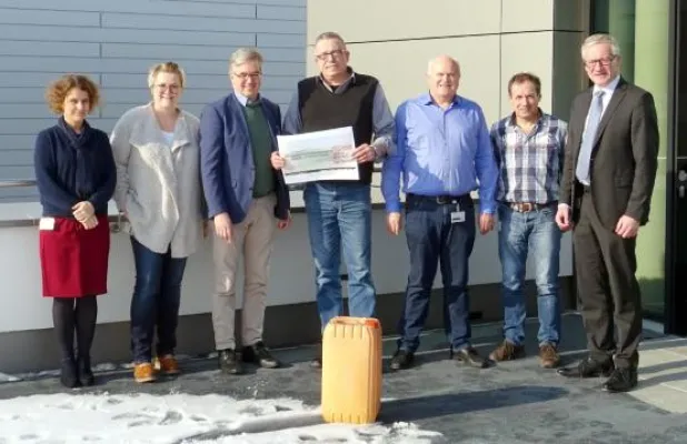 Bürkert Werke GmbH & Co. KG spendet 36.799 Euro an die Stiftung Menschen für Menschen Bild: Bürkert Werke GmbH & Co. KG spendet 36.799 Euro an die Stiftung Menschen für Menschen