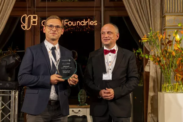 Bild: Air Liquide Electronics erhält Supplier Award von Globalfoundries