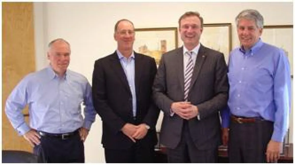 axanta AG startet Kooperation mit US-M&A-Berater Consilium Partners (v.l.n.r.):