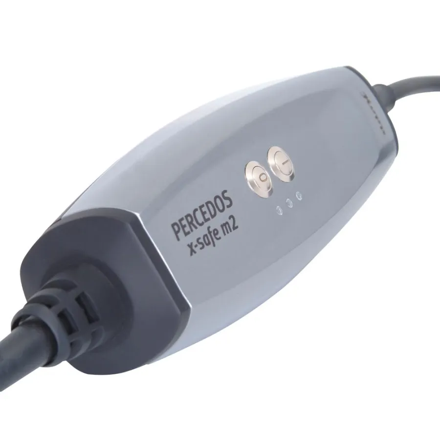 Der PERCEDOS x-safe m2 gewährleistet die sichere Stromentnahme für den Ladevorgang an jedem Ort.