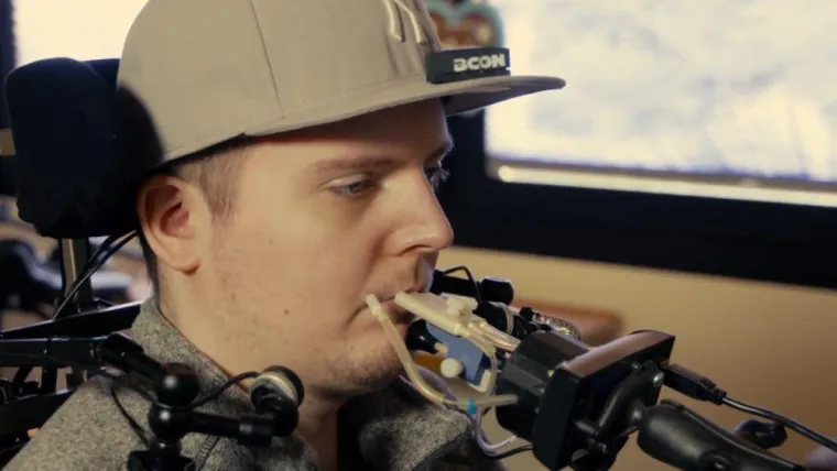 Bild: Kleines Gerät, große Wirkung: Barrierefreies Gaming mit dem BCON