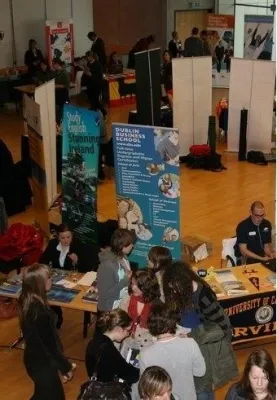 away - Die Auslandsmessen für Schüler, Auszubildende und Studenten Bild: away - Die Auslandsmessen für Schüler, Auszubildende und Studenten