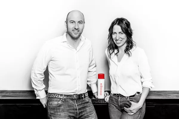 Bild: DIE NEUE BERLINER KREATIVAGENTUR dreissig24 INSZENIERT BAU UND HANDWERK ALS STARKE MARKE