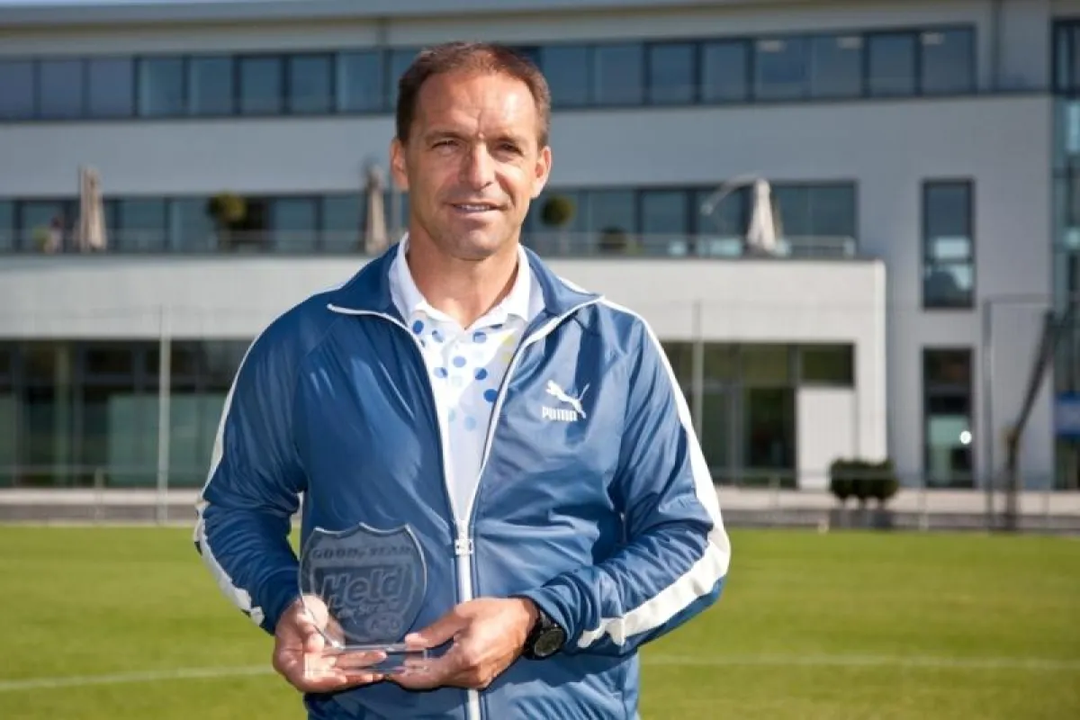 Der Hoffenheim-Manager Ernst Tanner ist Held der Straße November 2011